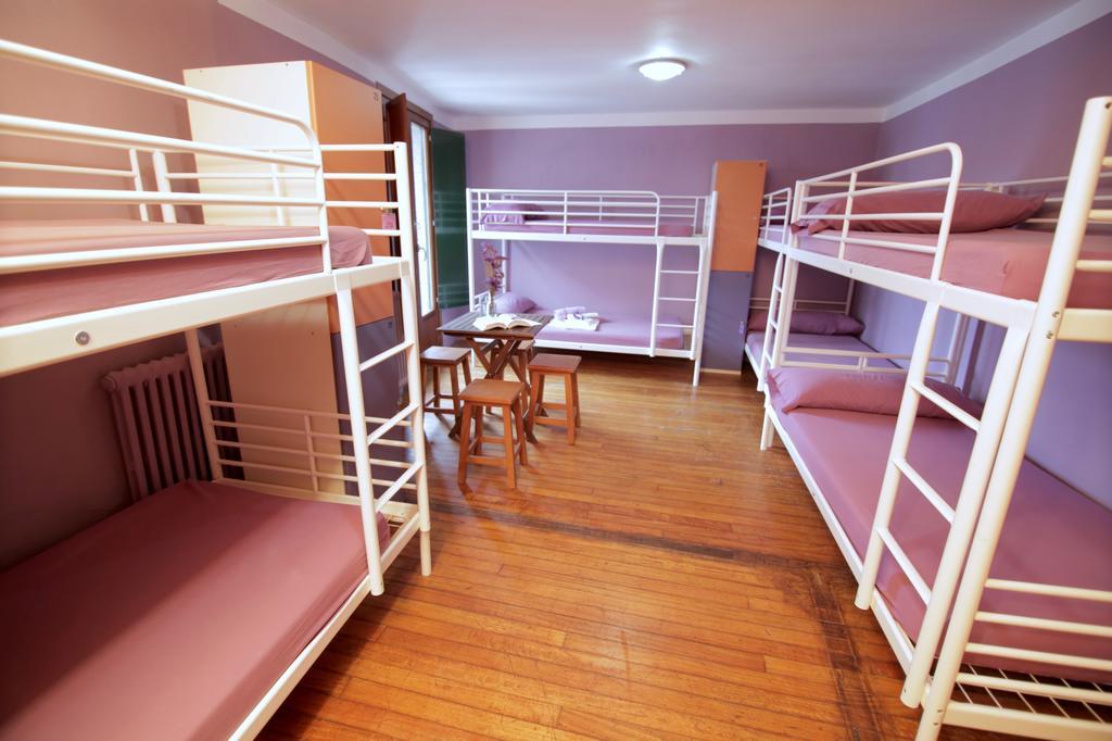 Albergue O Fogar De Teodomiro ซานติอาโก เด กอมโปสเตลา ภายนอก รูปภาพ