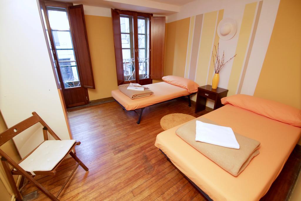 Albergue O Fogar De Teodomiro ซานติอาโก เด กอมโปสเตลา ภายนอก รูปภาพ