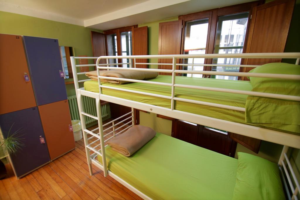 Albergue O Fogar De Teodomiro ซานติอาโก เด กอมโปสเตลา ภายนอก รูปภาพ