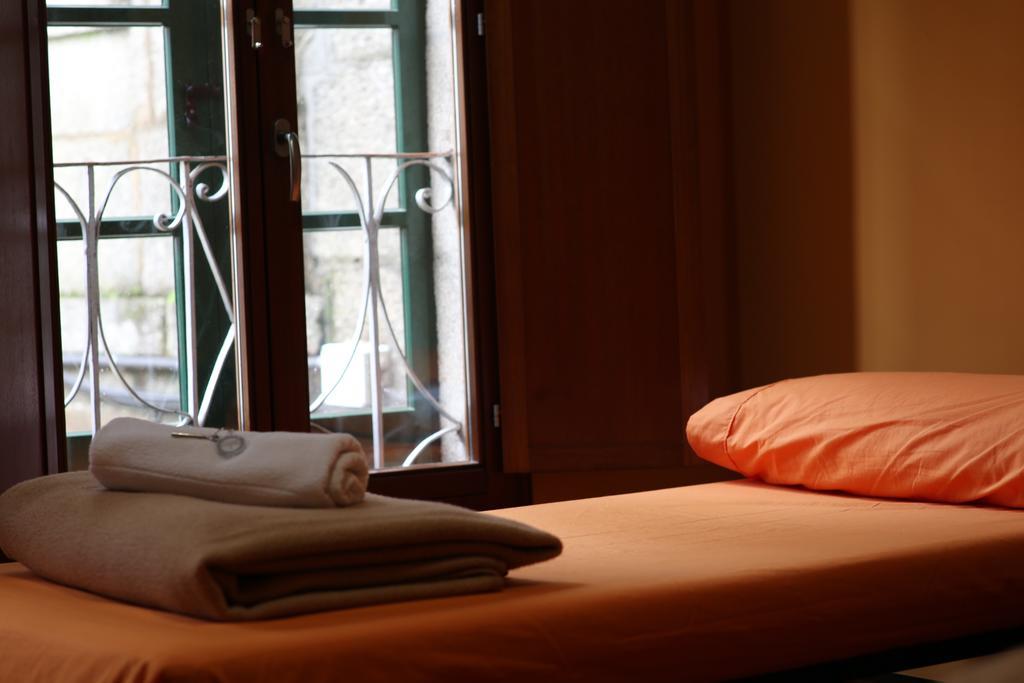 Albergue O Fogar De Teodomiro ซานติอาโก เด กอมโปสเตลา ภายนอก รูปภาพ