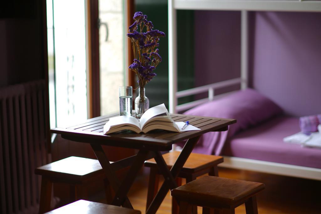 Albergue O Fogar De Teodomiro ซานติอาโก เด กอมโปสเตลา ภายนอก รูปภาพ