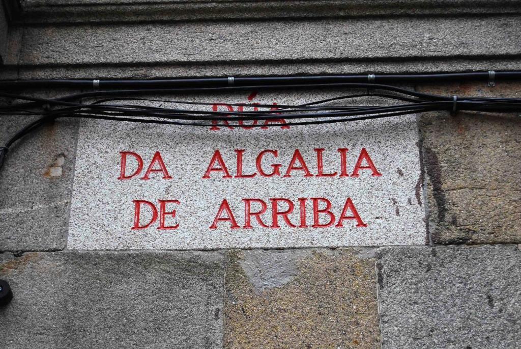 Albergue O Fogar De Teodomiro ซานติอาโก เด กอมโปสเตลา ภายนอก รูปภาพ