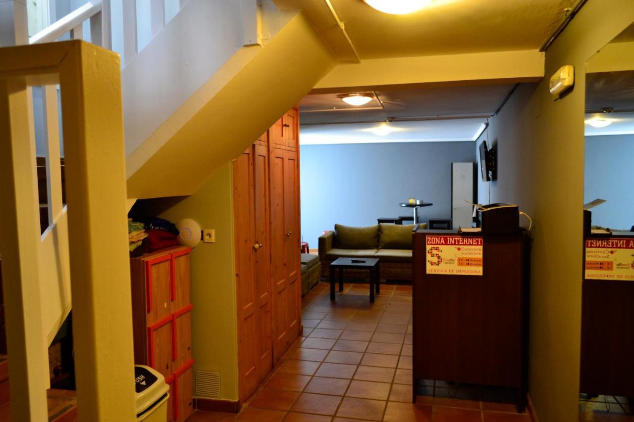 Albergue O Fogar De Teodomiro ซานติอาโก เด กอมโปสเตลา ภายนอก รูปภาพ
