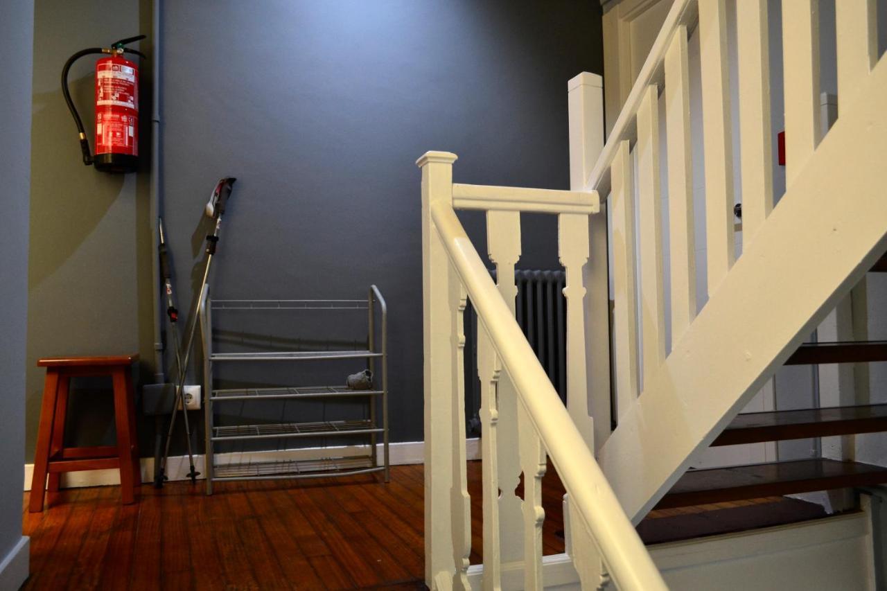 Albergue O Fogar De Teodomiro ซานติอาโก เด กอมโปสเตลา ภายนอก รูปภาพ