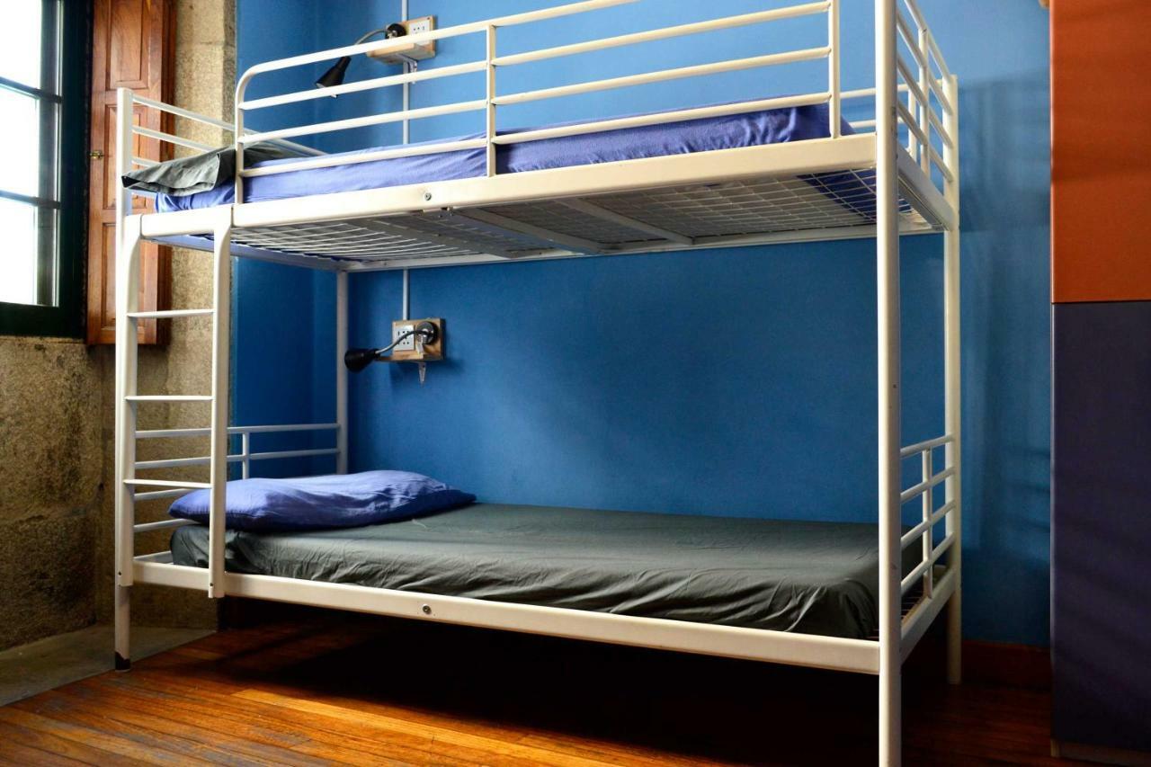 Albergue O Fogar De Teodomiro ซานติอาโก เด กอมโปสเตลา ภายนอก รูปภาพ