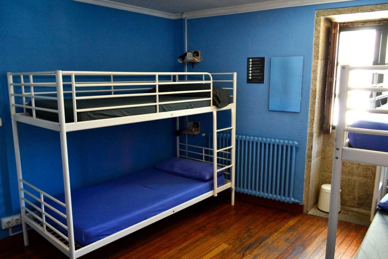 Albergue O Fogar De Teodomiro ซานติอาโก เด กอมโปสเตลา ภายนอก รูปภาพ