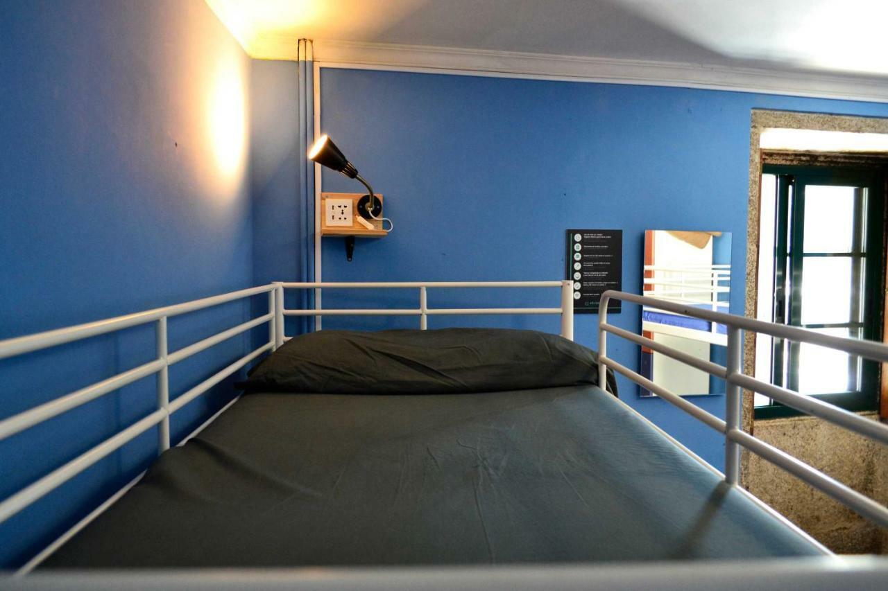Albergue O Fogar De Teodomiro ซานติอาโก เด กอมโปสเตลา ภายนอก รูปภาพ